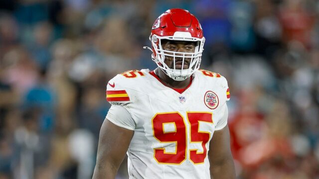 Informácie o NFL: Chris Jones na stretnutie so šéfmi, ktorí sa stretávajú s nasledovníkmi pre neprítomnosť iniciatívy 


