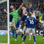 Micky van de Ven skóroval za Tottenham