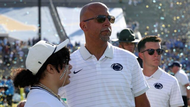 James Franklin z Penn State, ktorý bol útočený po strate UCLA 

