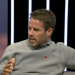 Jamie Redknapp kritizoval Arneho Slota za jeho „veľkú chybu“ pri výbere tímu po prehre Liverpoolu 3:0 v Carabao Cupe.