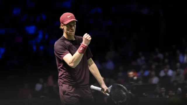 Jannik Sinner po najnovšom víťazstve na Paris Masters dosiahol kariéru Jannik Sinner a Francisco Cerundolo