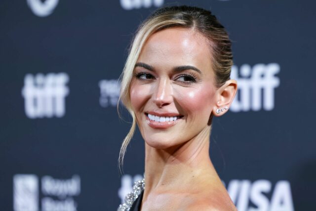 Snímky obrazovky príbehov Instagramu Jeny Simsovej – Zdroj – @jenamsims na Instagrame