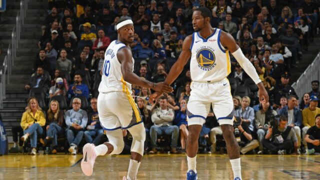 Jimmy Butler a Jonathan Kuminga ťahajú Warriors k víťazstvu 

