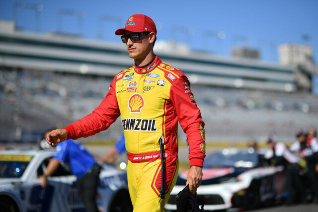 Joey Logano dáva krištáľovo jasne najavo svoje pocity týkajúce sa pochybovačov 

