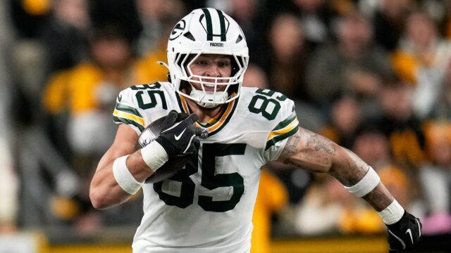 Jordan Love, Tucker Kraft ťahajú Packers, aby podmanili Steelers Jordan Love, Tucker Kraft ťahajú Packers, aby podmanili Steelers