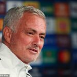 José Mourinho si pochvaľoval atmosféru v Newcastli – a prirovnal ju k atmosfére niektorých londýnskych klubov – pred duelom proti Benfice v Lige majstrov.