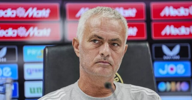 Jose Mourinho sa ukázal ako významný pokles odkrytý v Turecku José Mourinho