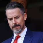 Josh Kroenke pozícia v domácich oblekoch s nástrojmi, ktorá sa hrá v zahraničí uprostred vyhlásenia UEFA
