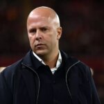 Arne Slot zápasí s množstvom veľkých Liverpoolskych úderov