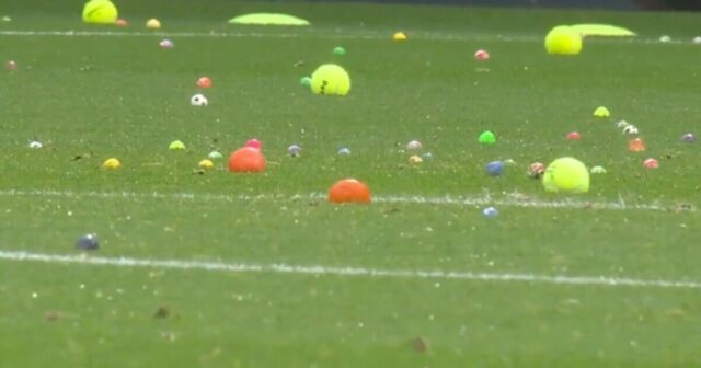 Keltský oblek sa zastavil len pár minút priamo do obleku, keď sa hráči vztekujú a vyvolávajú beznádejnú príťažlivosť|Futbal|Športová aktivita 

