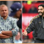 Kobbie Mainoo Man United v rozcvičke pred zápasom