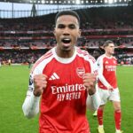 Gabriel z Arsenalu oslavuje po víťazstve tímu v zápase Premier League medzi Arsenalom a Crystal Palace na Emirates Stadium 26. októbra 2025 v Londýne v Anglicku