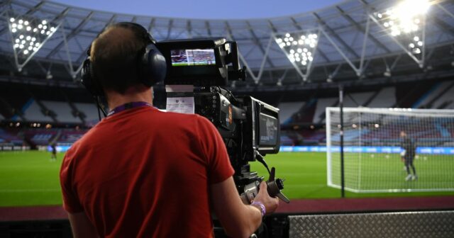 Hovorí sa, že Premier League zvažuje zrušenie tradičných zápasov Boxing Day pred ďalším oznámením o televíznych tipoch.
