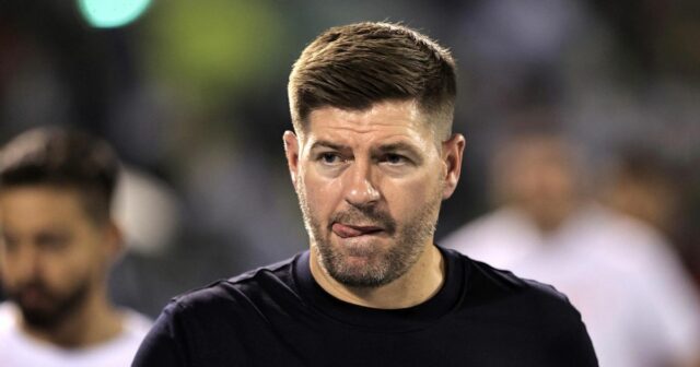 Steven Gerrard odmietol šancu vrátiť sa k Rangers