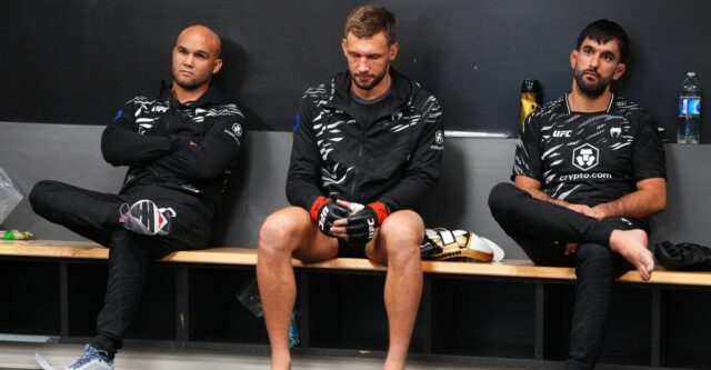 Krém na úrodu: Týždenný súhrn a zdôraznenia MMAmania UFC/MMA VANCOUVER, BRITICKÁ KOLUMBIA - 18. OKTÓBRA: Reinier de Ridder z Holandska reaguje po štvrtom kole proti Brendanovi Allenovi v zápase strednej váhy počas podujatia UFC Fight Night v Rogers Arene 18. októbra 2025 vo Vancouveri v Britskej Kolumbii. (Foto: Jeff Bottari/Zuffa LLC)