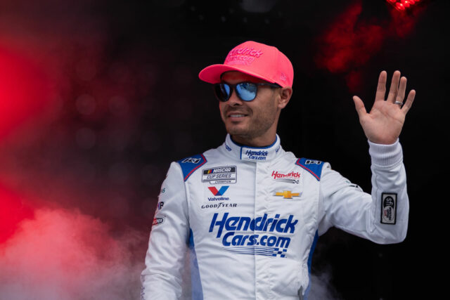 Kyle Larson (5) Drive na Charlotte Motor Speedway Road Course - Zdroj: Imagn