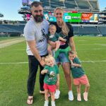 Kylie a Jason Kelce povedali, že Travisovi budú dôverovať, že bude opatrovať ich staršie deti