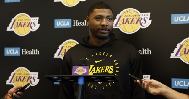 Lakers získajú úplne prvý pohľad na to, čo ponúka Marcus Smart súdu 

