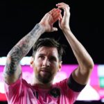 NASHVILLE, TENNESSEE - 18. OKTÓBRA: Lionel Messi č. 10 z Interu Miami oslavuje po góle strelenom v prvom polčase zápasu proti Nashville SC v GEODIS Parku 18. októbra 2025 v Nashville, Tennessee. (Foto: Johnnie Izquierdo/Getty Images)