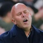 Manažér Liverpoolu Arne Slot reaguje počas futbalového zápasu anglickej Premier League medzi Chelsea a Sunderlandom v Londýne v sobotu 25. októbra 2025