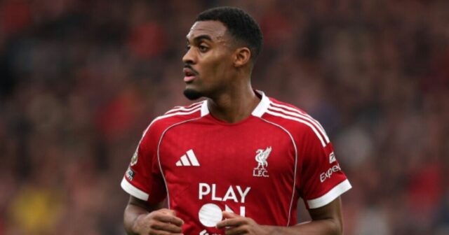 Liverpool má problémy so zranením Ryana Gravenbercha pred pripojením do Frankfurtu|Futbal|Športová aktivita 

