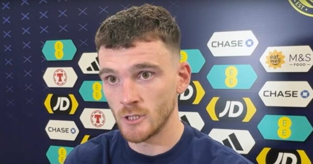LIVERPOOL, Anglicko - 23. september: Andrew Robertson z Liverpoolu v akcii počas tretieho kola Carabao Cupu medzi Liverpoolom a Southamptonom v Anfielde 23. septembra 2025 v Liverpoole v Anglicku. (Foto: Ed Sykes/SportsPhoto/Allstar prostredníctvom Getty Images)