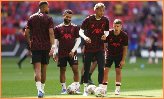 Liverpoolska celebrita Kerkez sa obáva upozorniť na Guya United 

