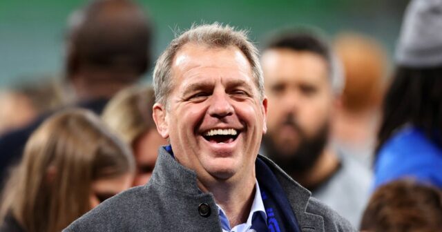 Majitelia Chelsea potvrdili ĎALŠÍ príchod z Brightonu, pretože Todd Boehly Todd Boehly.