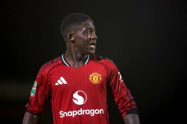 Manchester United versus Kobbie Mainoo financujú prestup do Neapola 

