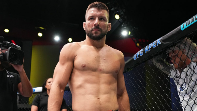 Mateusz Gamrot vyhral „zabrániť Charlesovi Oliveira na zemi 

