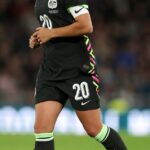 Matildas utrpeli frustrujúcu porážku s Anglickom, keď porazili 3:0 v Pride Parku v Derby (na snímke kapitán Sam Kerr)