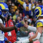 Matthew Stafford hodí 5 TD, keď barani ovládajú Jaguary v Londýne
