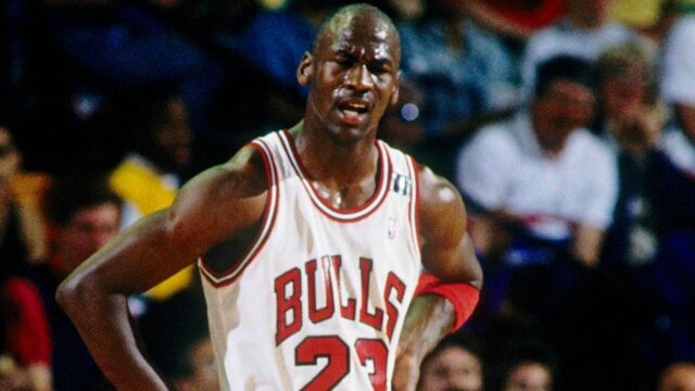 Michael Jordan hovorí o monitorovaní ton Michael Jordan hovorí o monitorovaní ton