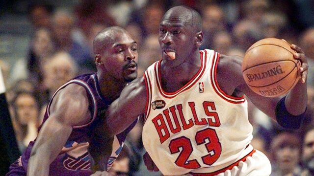 Michael Jordan hovorí, že treba hrať basketbal 

