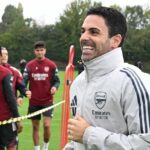 Manažér Arsenalu Mikel Arteta počas tréningu v Sobha Realty Training Center 20. októbra 2025 v London Colney, Anglicko