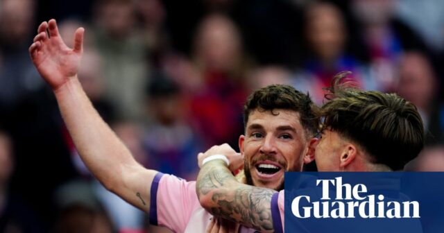 Mnoho skupín bojuje po tom, čo ponúkne svojich ideálnych hráčov. Nie Bournemouth|Bournemouth 

