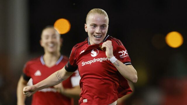 Muž United Orders 1-1 WSL remíza s Chelsea ako Sandberg Ratings Stunner 

