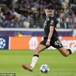 Man United a Man City majú údajne záujem podpisovať Aleksandar Pavlovic v Bayern Mníchov