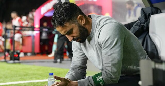 Mužský manažér Utd Ruben Amorim vzlykal, keď sa s hráčmi rozlúčil s plačom|Futbal|Športová aktivita 

