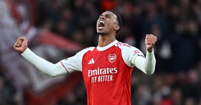 Nasledujúcich 5 komponentov kolekcie kontrastovalo s Liverpoolom a Male City Gabriel Magalhaes oslavuje po tom, čo Arsenal porazil Crystal Palace