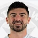 Neligový futbalista James Byrne, na snímke počas hry za Yate Town v roku 2023