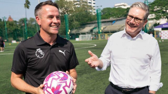 Neville, Rooney 'Em Barrassing' Amorim námietka zaklopaná s červenými diablami „postihnuté“ 

