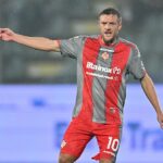 Jamie Vardy vydržal v pondelok večer zmiešaný úplný debut za Cremonese proti Udinese