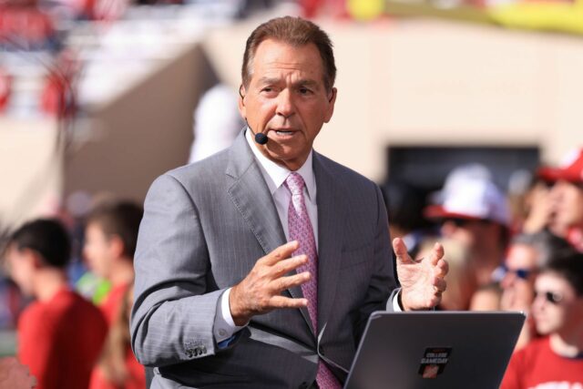 Nick Saban odhaľuje 2 výnimočné tímy, ktoré naňho v roku logo pochodového šialenstva