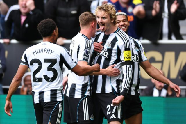 Nick Woltemade vyrába pozadie Newcastle prihlásením sa s Tales Les Ferdinand a Alan Shearer v senzačnej úlohe 

