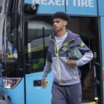 Nico O'Reilly robí vstup do nárazu Pep Guardiola po zavolaní Anglicka