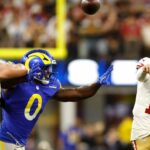 Niners 'Mac Jones porazí šance, umožňuje mu letieť v rams