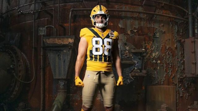 Oblečenie 8. týždňa NFL: Steelers spúšťajú návraty z roku 1933, Chargers rockové námorníctvo 


