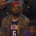 LeBron James bol v piatok večer videný v jednom z dresov Arizony jeho syna Brycea