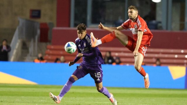 Ohnivý koniec play-off - víťazstvo na suchu, KO Orlando vo videohre s divokou kartou East 

